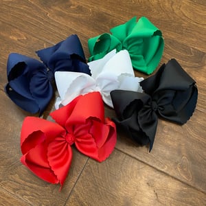 Scalloped Bows