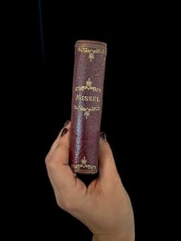 Image 4 of Missel de Jeanne d’Arc, 1905, reliure cuir et feuille d’or, intérieur soie rouge.