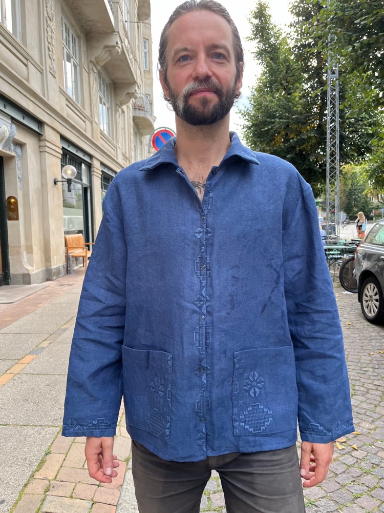 Image of Blue shirt (medium)