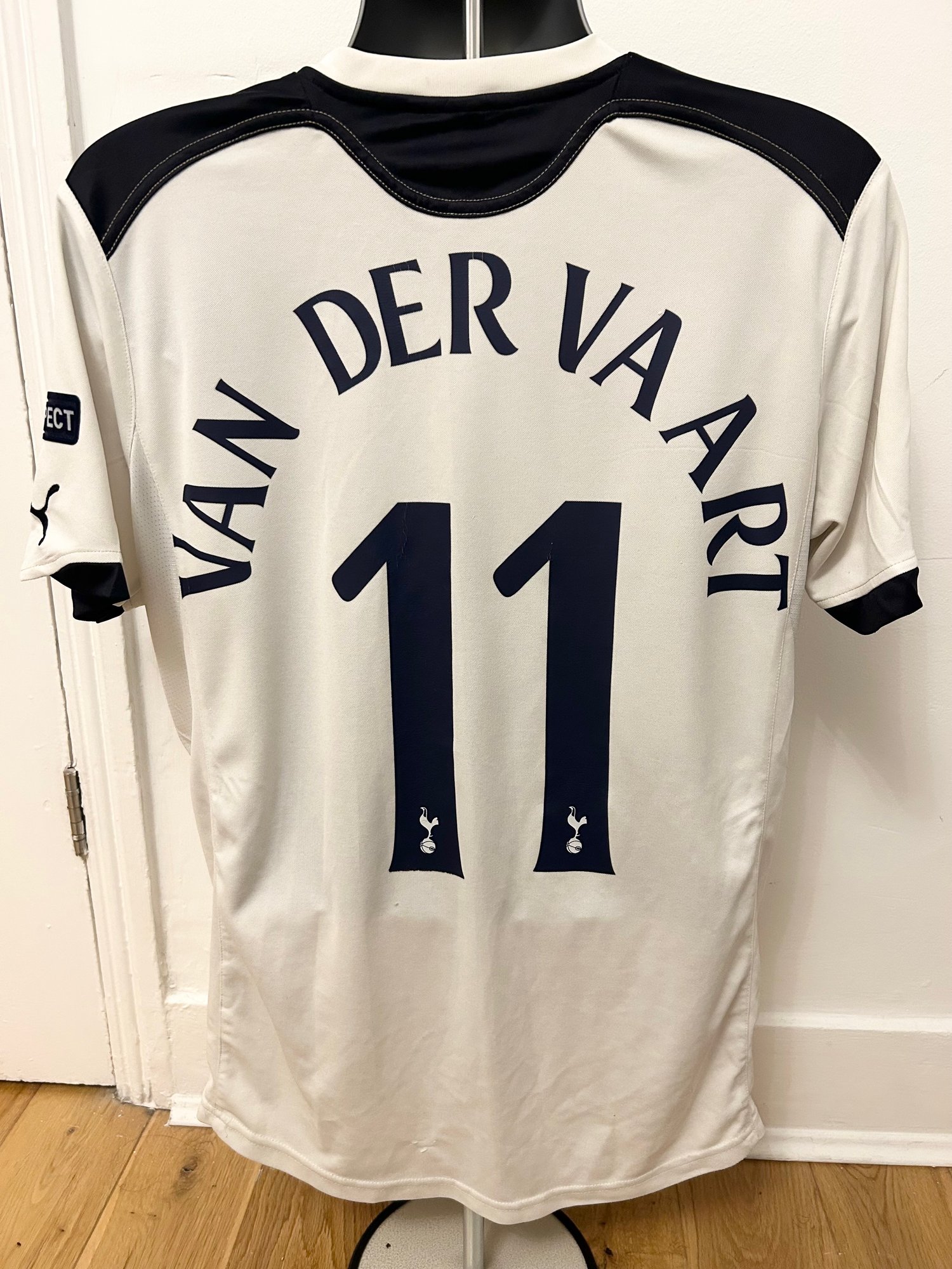 Image of Tottenham Hotspur “VAN DER VAART 11” 2010/11 Home Cup Shirt + patches (M)