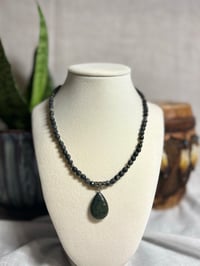 'jet' necklace