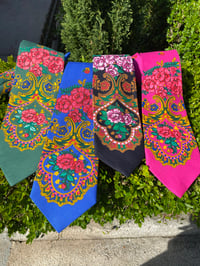 Image 10 of GRAVATA NEGRA. Feita a man. 