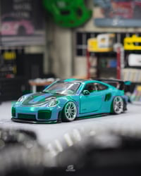 Image 24 of PORSCHE 911 GT2 RS CUSTOMS