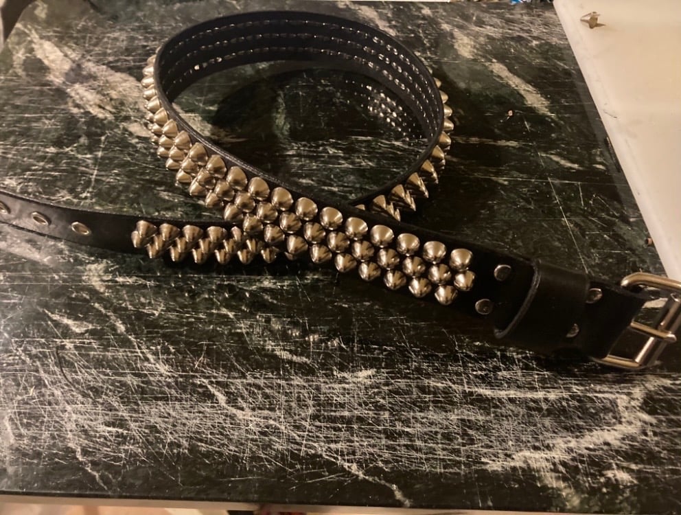 Three Row Staggered English Cone Belt