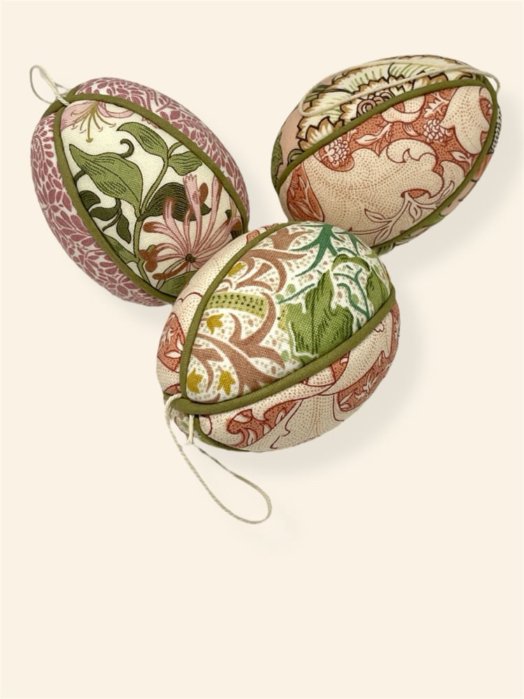 Image of Påskeæg m. snor - rose/army