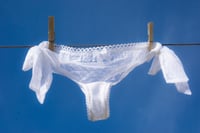Image 1 of Tanga à noeuds en dentelle de Calais blanche 