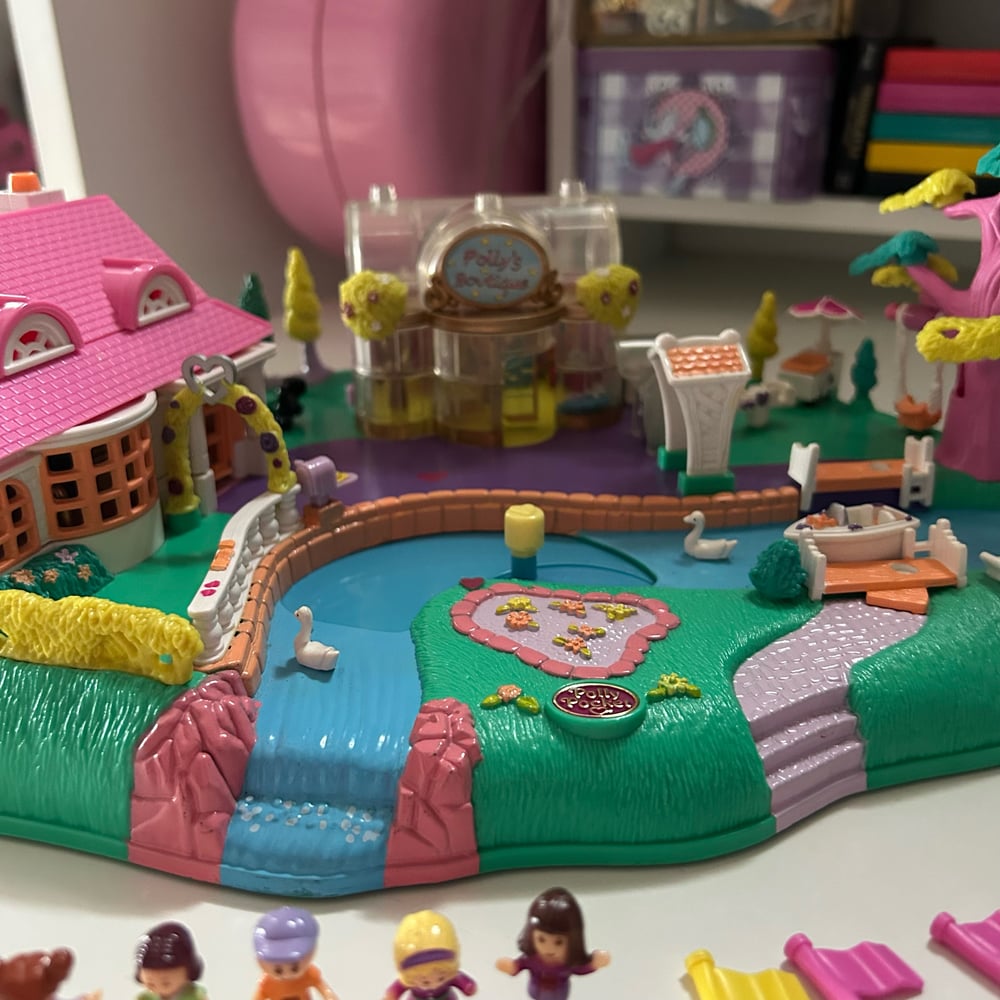 Image of Polly pocket magical movin pollyville