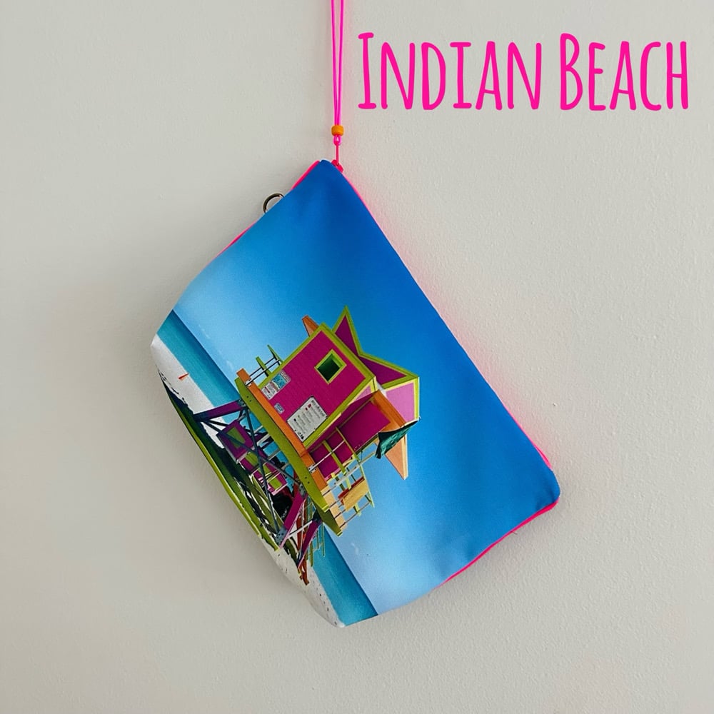 Image of Pouch L 2024