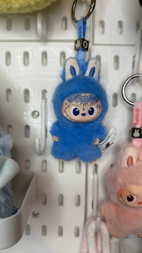 Image of Labubu Pin For Love 1