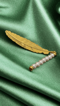 Pearl Feathered Bookmark
