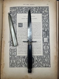 Image 1 of Dague de vertu, dague romantique dite « pique-couille ». Acier et ébonite, 1850-70