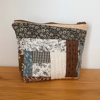 Image 1 of Zipper pouch 2