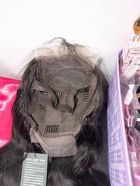 Image 3 of 22 inch 5x5 body wave wig 