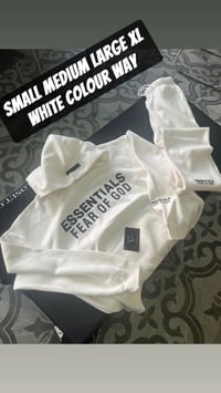 Essentials White Design 3