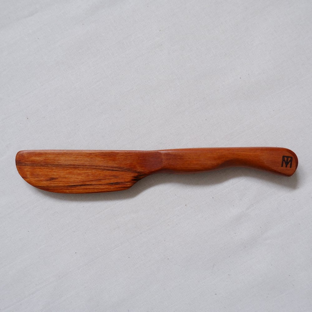 Rimu Wooden Cheese Knife III