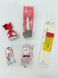 Image 3 of Le Pochon-cadeau avec son kit chocolat chaud gourmand ! 