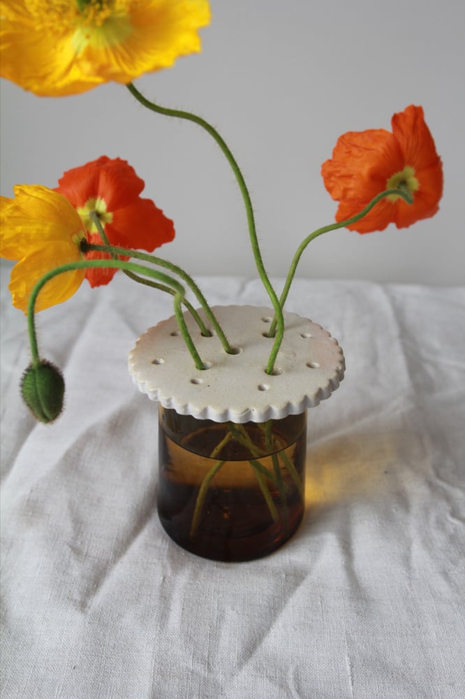 Image of Ikebana Vase Topper - Scalloped