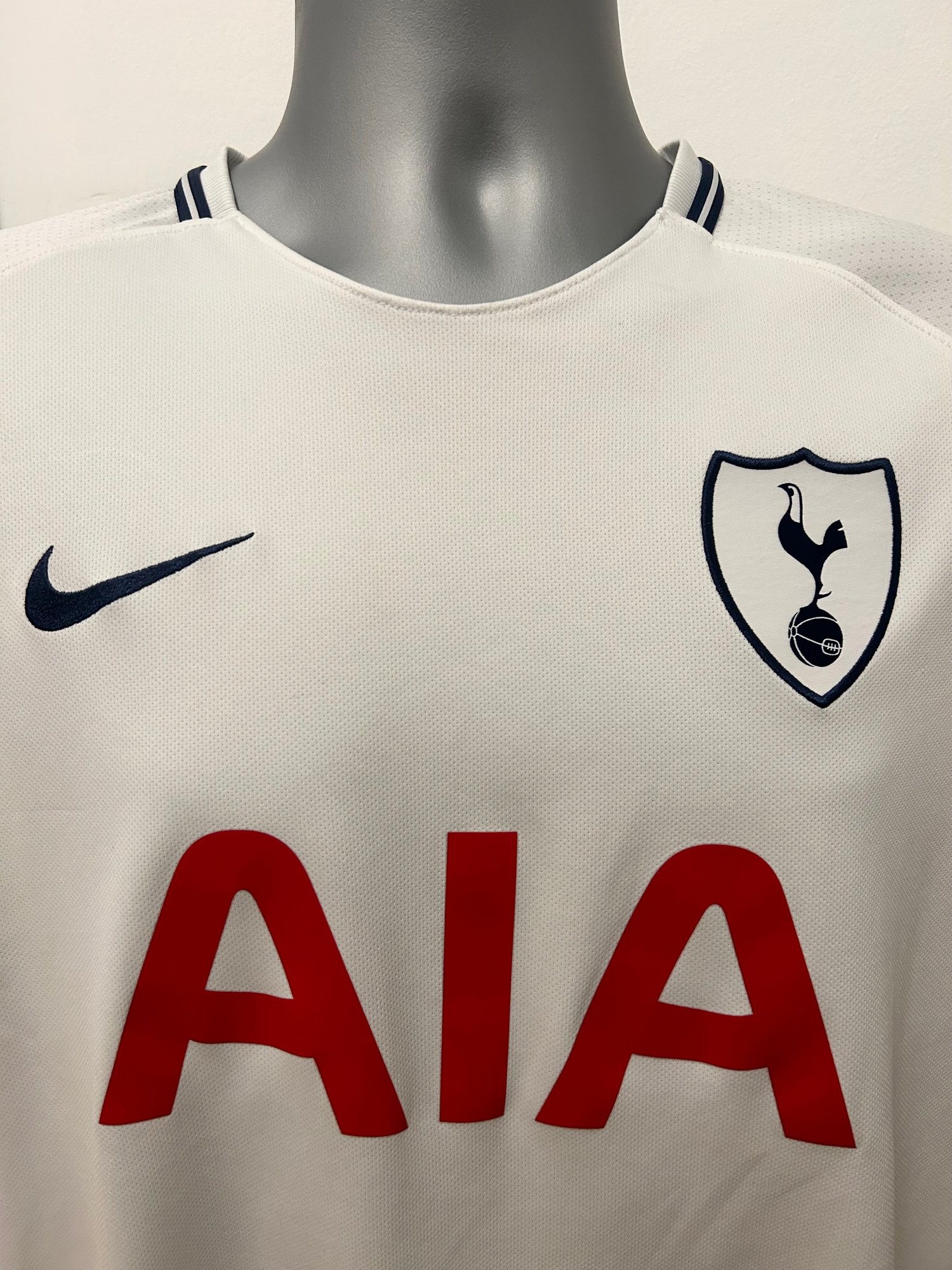 Image of Tottenham Hotspur “DELE 20” 2017/18 Home Shirt + patches (L)
