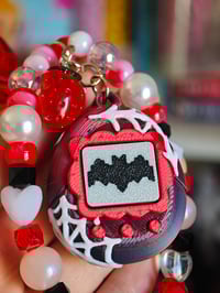 Image 2 of Llavero Clicker XL tamagotchi vampiresco