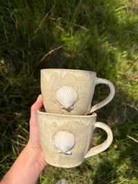 Image 1 of Set of 2 seashell mugs