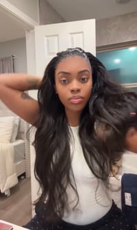 Image 2 of Bed Hair 28inch 13x4