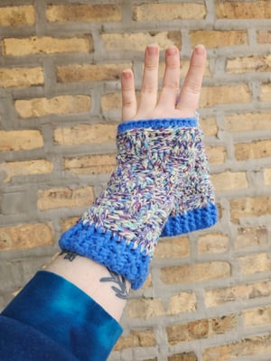 cool basket-weave stitch arm warmers
