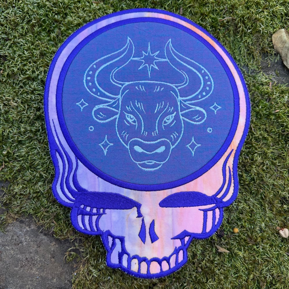 Image of LARGE SYF TAURUS