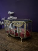 Exceptionnel grand coffre/ reliquaire en verre biseauté, XIXème siècle 