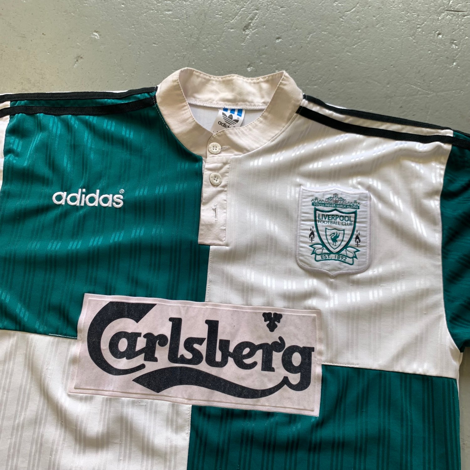 Image of 95/96 Liverpool away shirt size large 