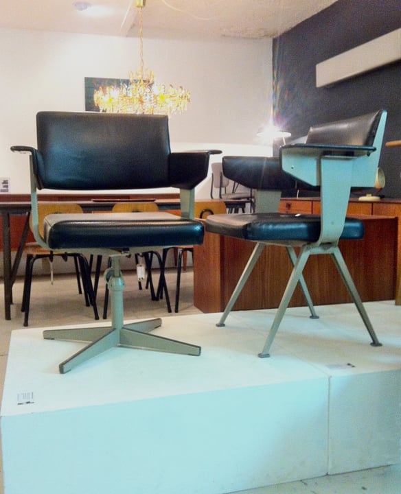 Image of Friso Kramer Revolve Chair