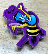 3" Sticker “BEE”