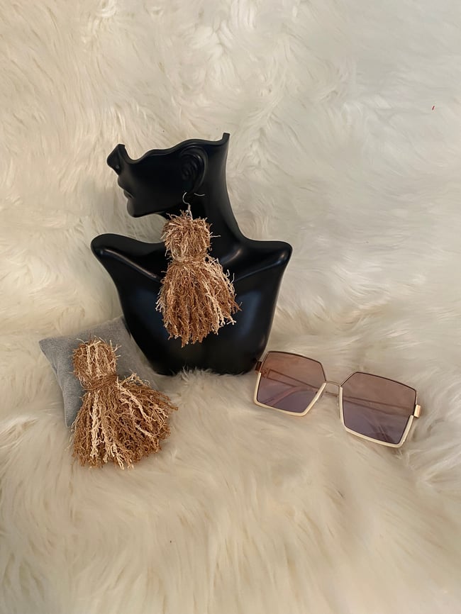 Pair them up short tassel/sunglasses set 