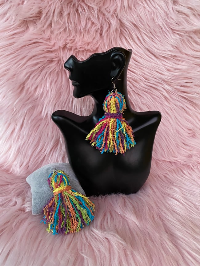 Short Tassel Earrings Multi Color (Cotton)