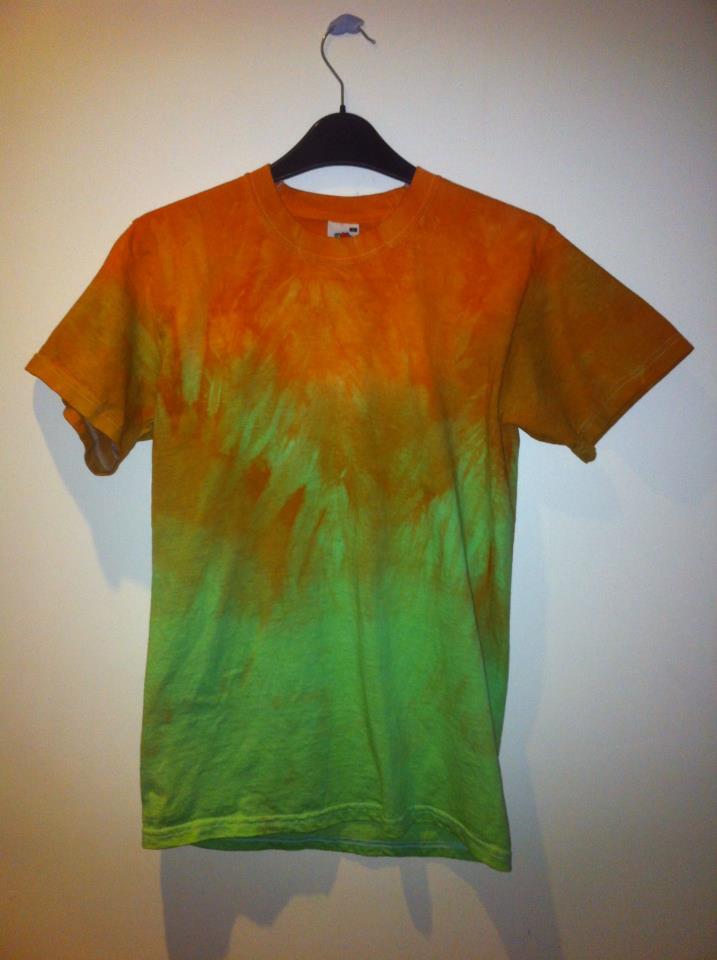 Orange and Green Tie-dye T-shirt / Mount Vintage