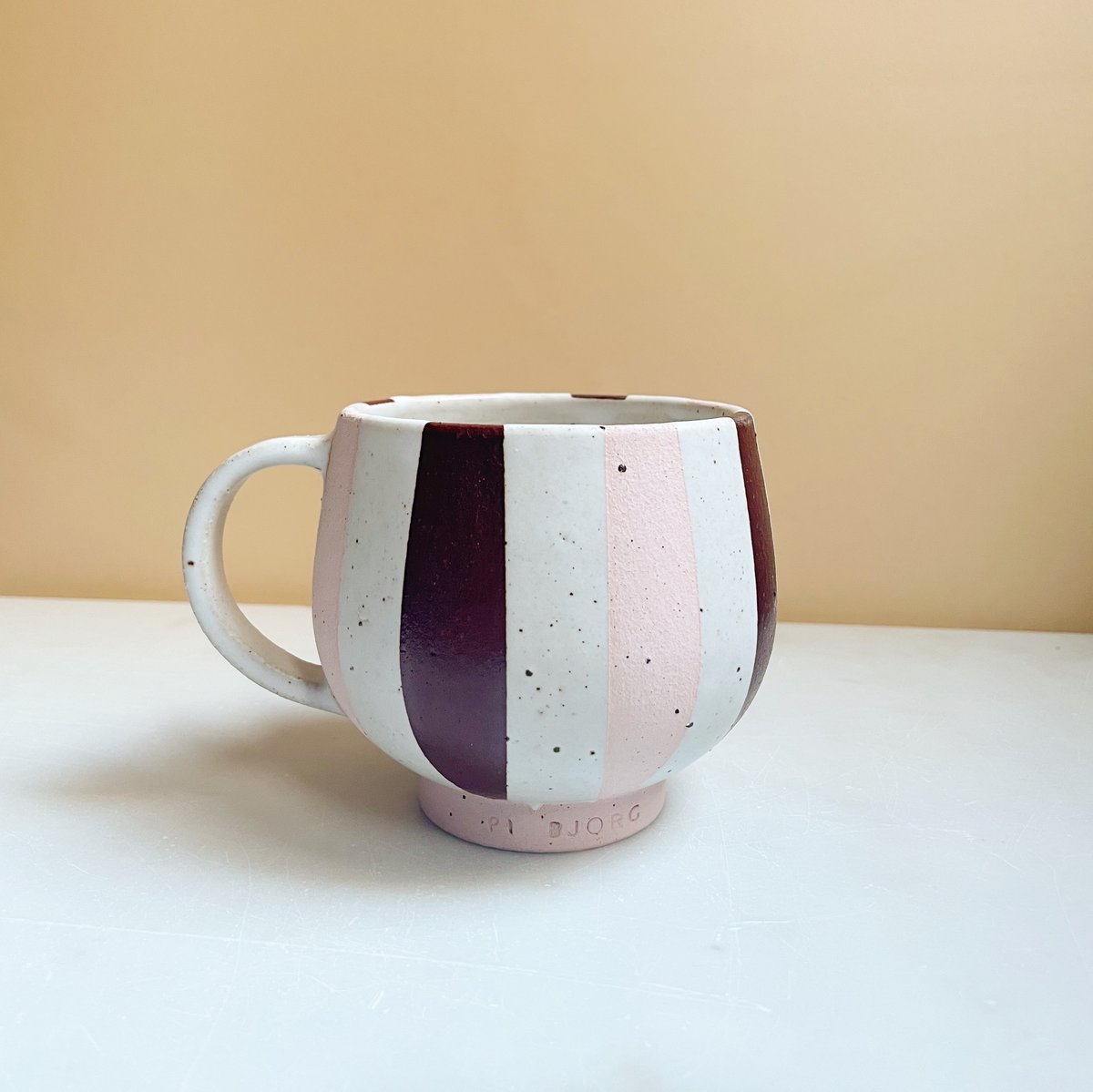 Image of Circus Cup With Handle // Chestnut & Powder