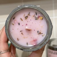 Image 2 of sweet pea + cucumber scented candle