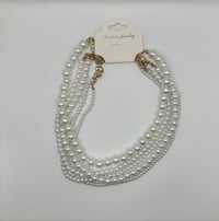 5 Pc Pearl necklace set 