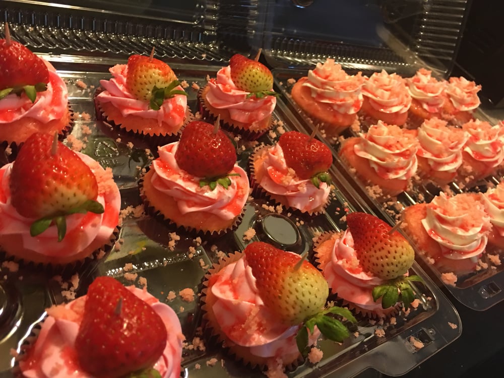 Image of Strawberry Crunch Cupcakes Dozen 