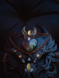 Image 8 of Adorned crow skull on filigree 