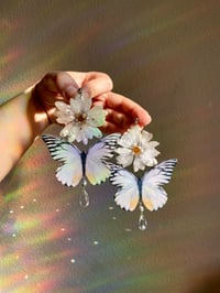 Image 2 of 🤍Daisy Pearl Butterflies🤍