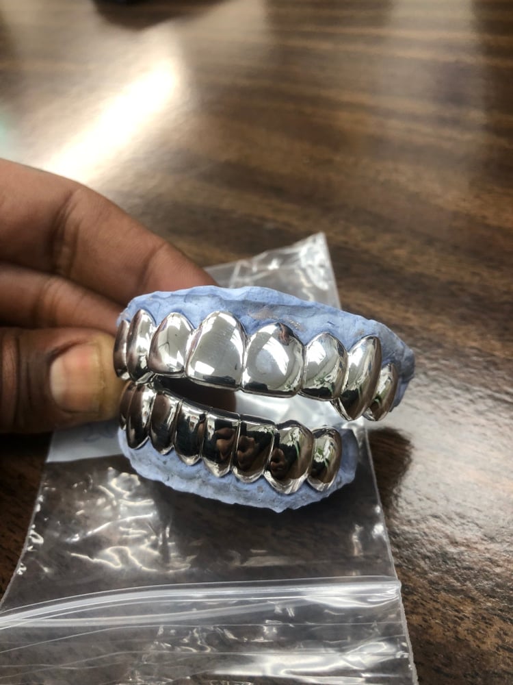 Image of 8 on 8 grillz 10k yellow gold 