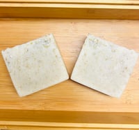 Oatmeal and rosehip oil 