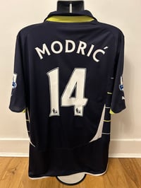 Image 3 of Tottenham Hotspur “MODRIĆ 14” 2010/11 Third Shirt + PL patches (XL)