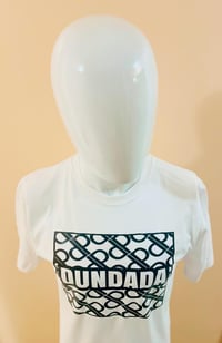 Image 2 of Letter pattern T-Shirt by DUNDADA™