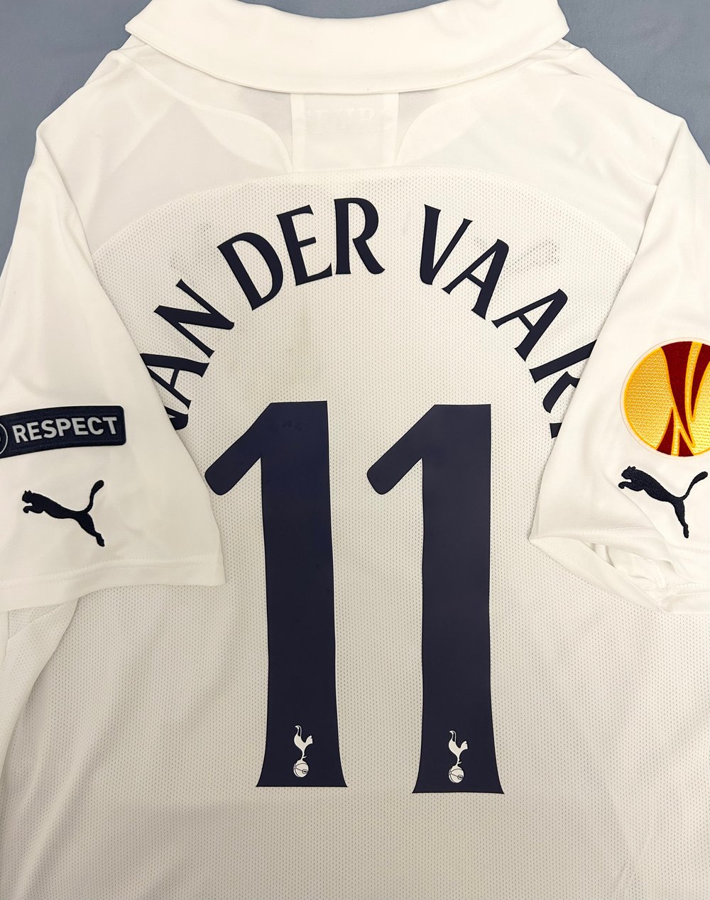 Image of Tottenham Hotspur “VAN DER VAART” 2011/12 Home Cup Shirt + patches (XL)