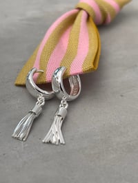 Image 3 of No Hassle Tassle Hoops