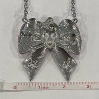 Image 3 of skull bow necklace *pink*
