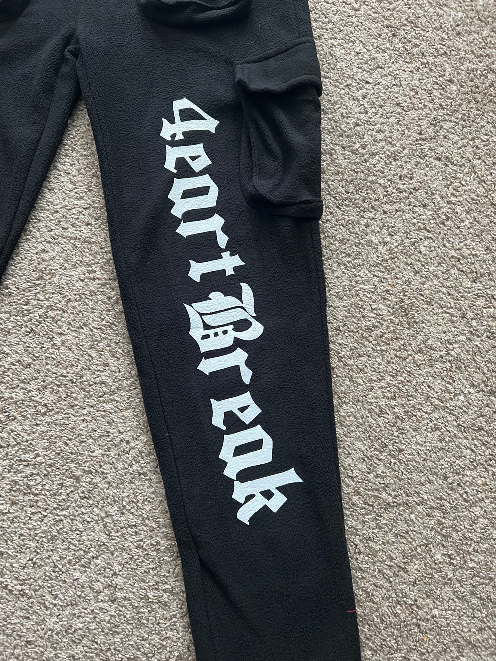 4eartbreak Sweats (Black)