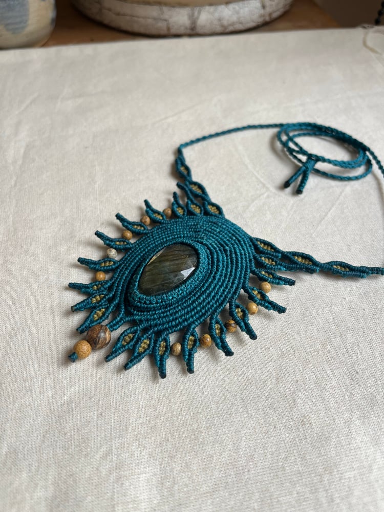Image of Macramé necklace with labradorite 