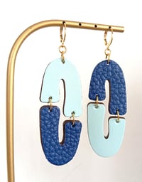Image 1 of Boucles d'oreilles "Marina" en cuir upcyclé 
